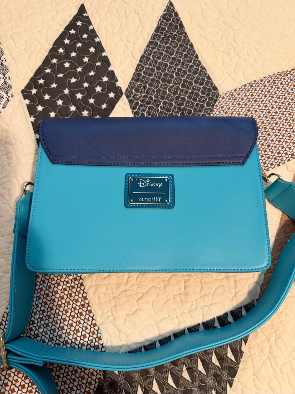 Disney Pocahontas Loungefly Crossbody Bag - Picture 4 of 4